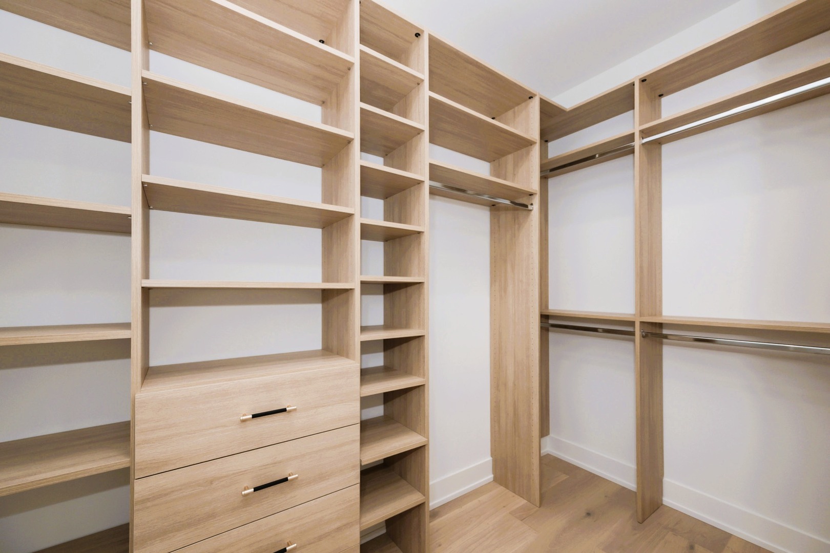 5311 N Mcvicker Avenue, Chicago, IL 60630