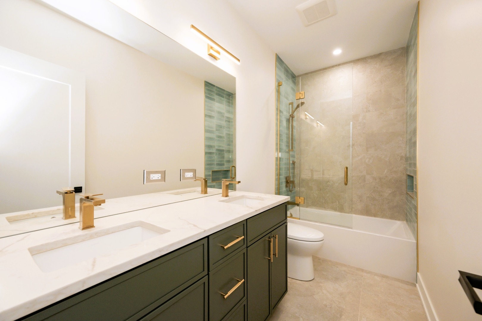 5311 N Mcvicker Avenue, Chicago, IL 60630