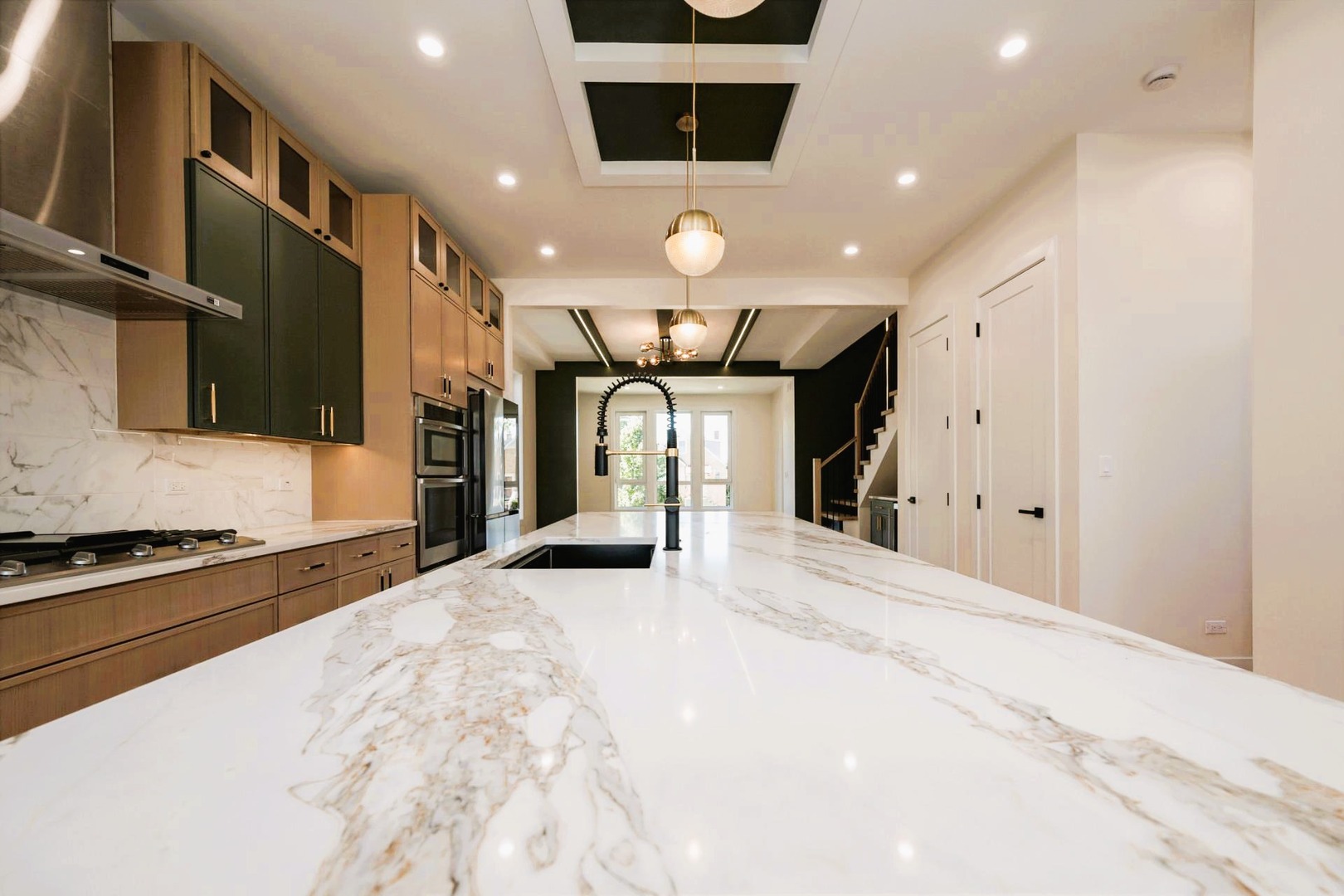 5311 N Mcvicker Avenue, Chicago, IL 60630