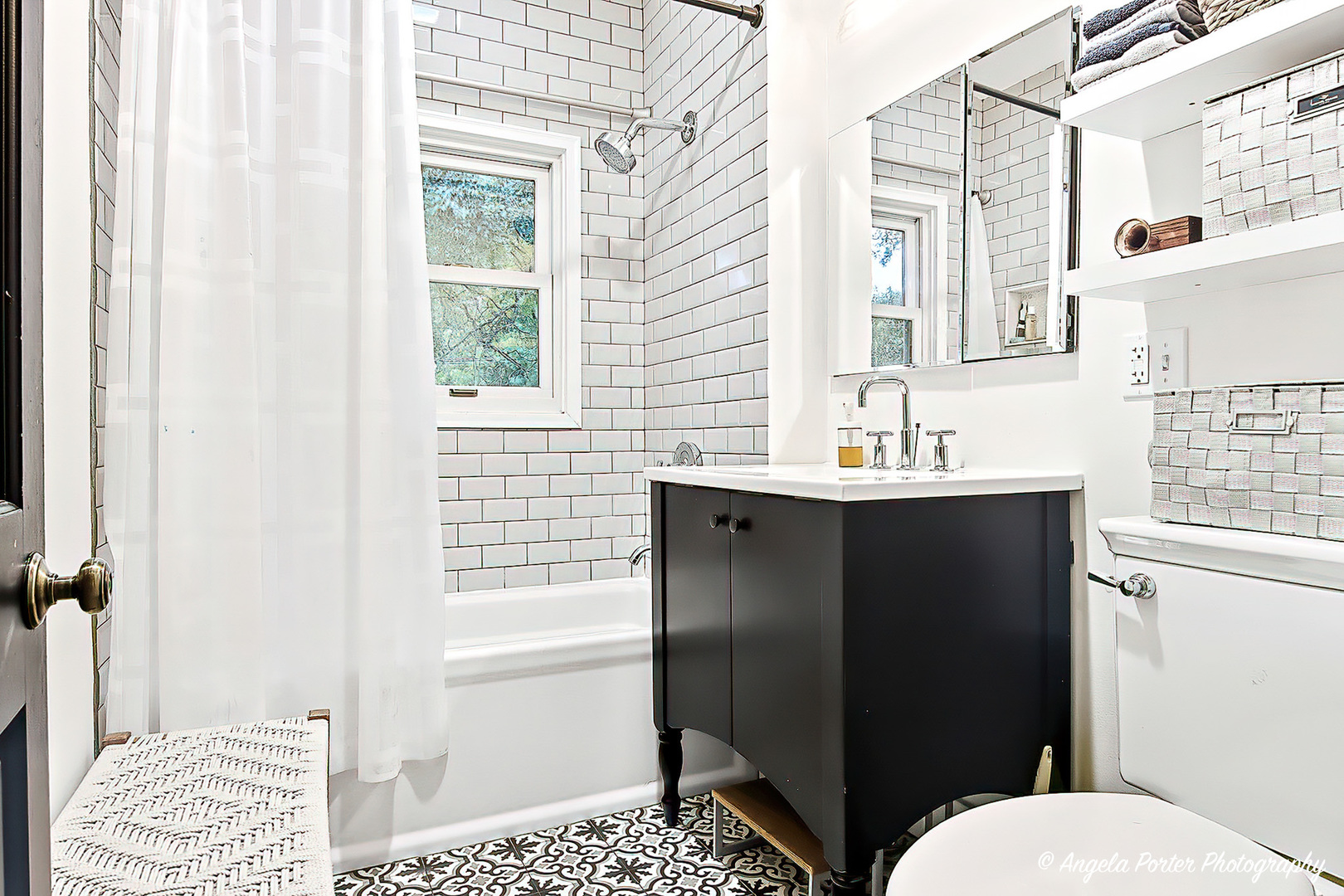 452 North Avenue, Waukegan, IL 60085