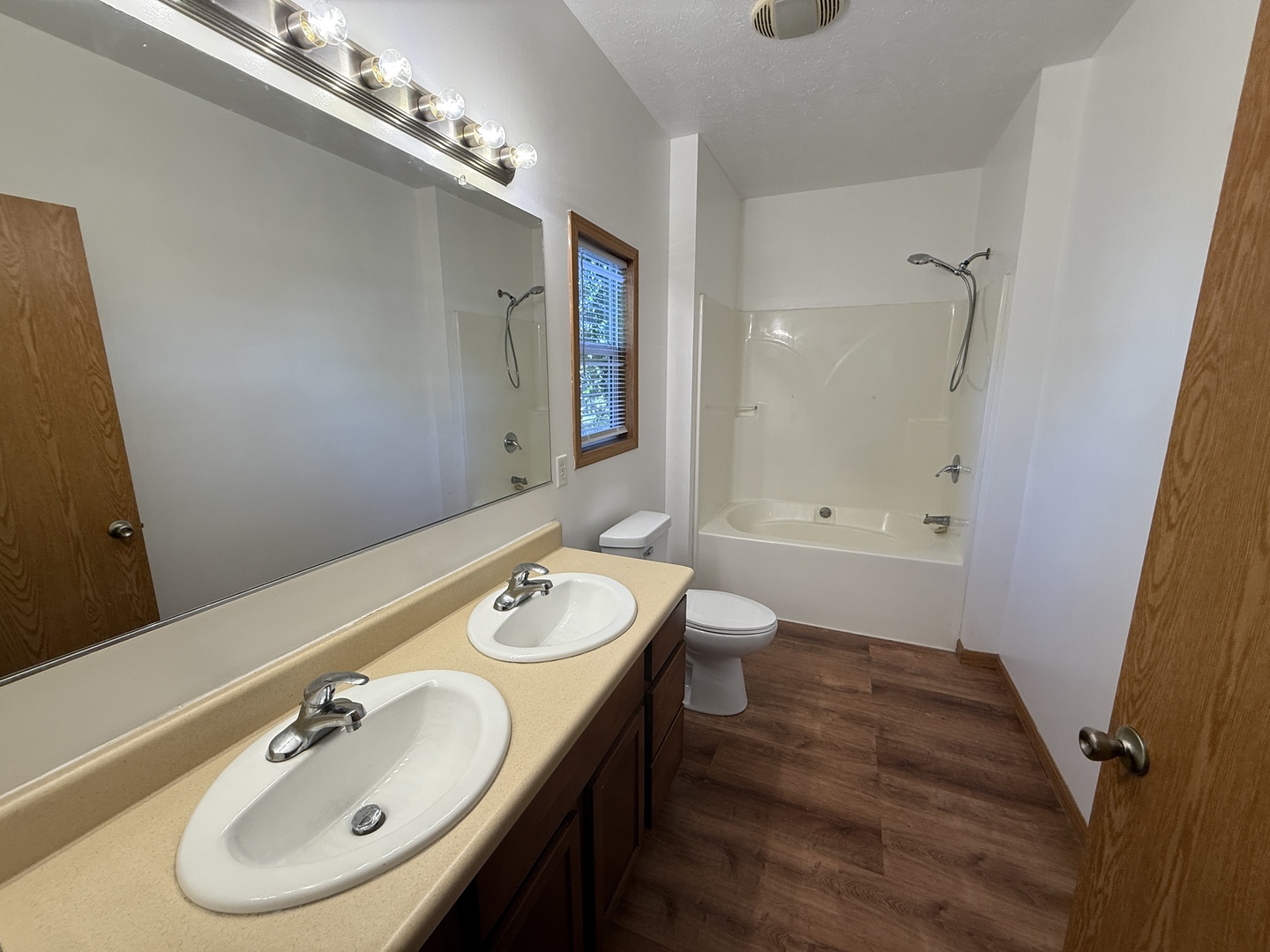 1712 S Dixie Highway #111, Crete, IL 60417