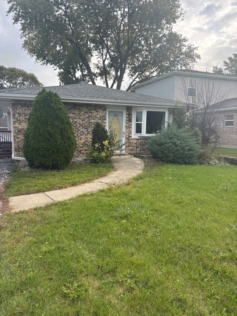 15925 Lockwood Avenue, Oak Forest, IL 60452