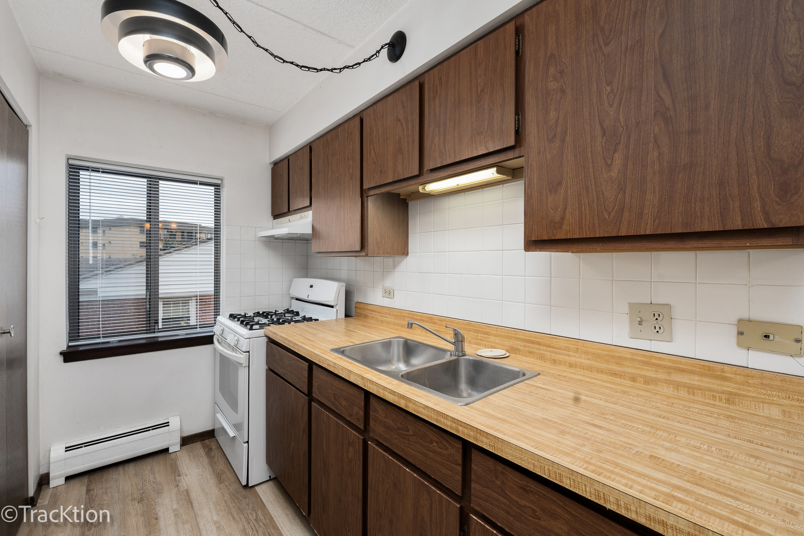 835 Pearson Street #310, Des Plaines, IL 60016