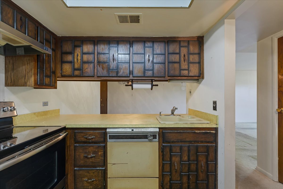 820 Elder Road #C410, Homewood, IL 60430