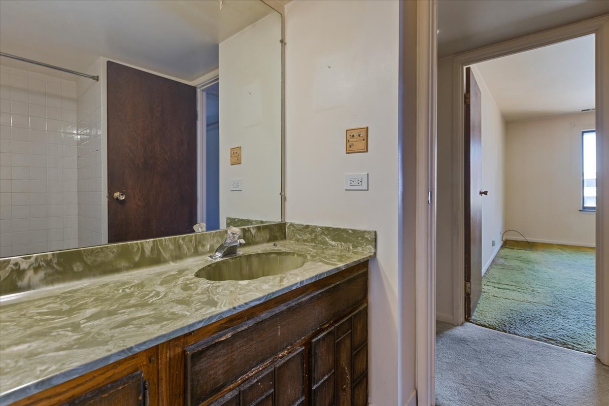 820 Elder Road #C410, Homewood, IL 60430