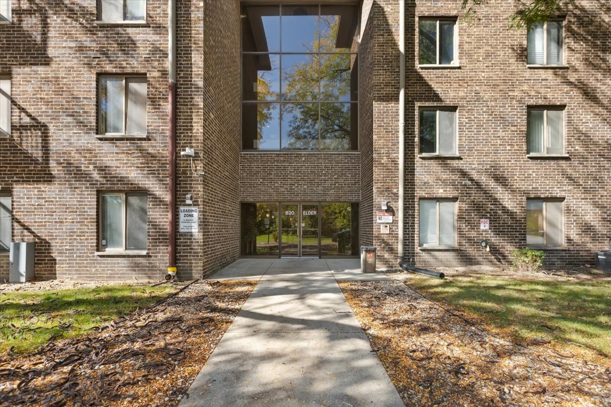 820 Elder Road #C410, Homewood, IL 60430
