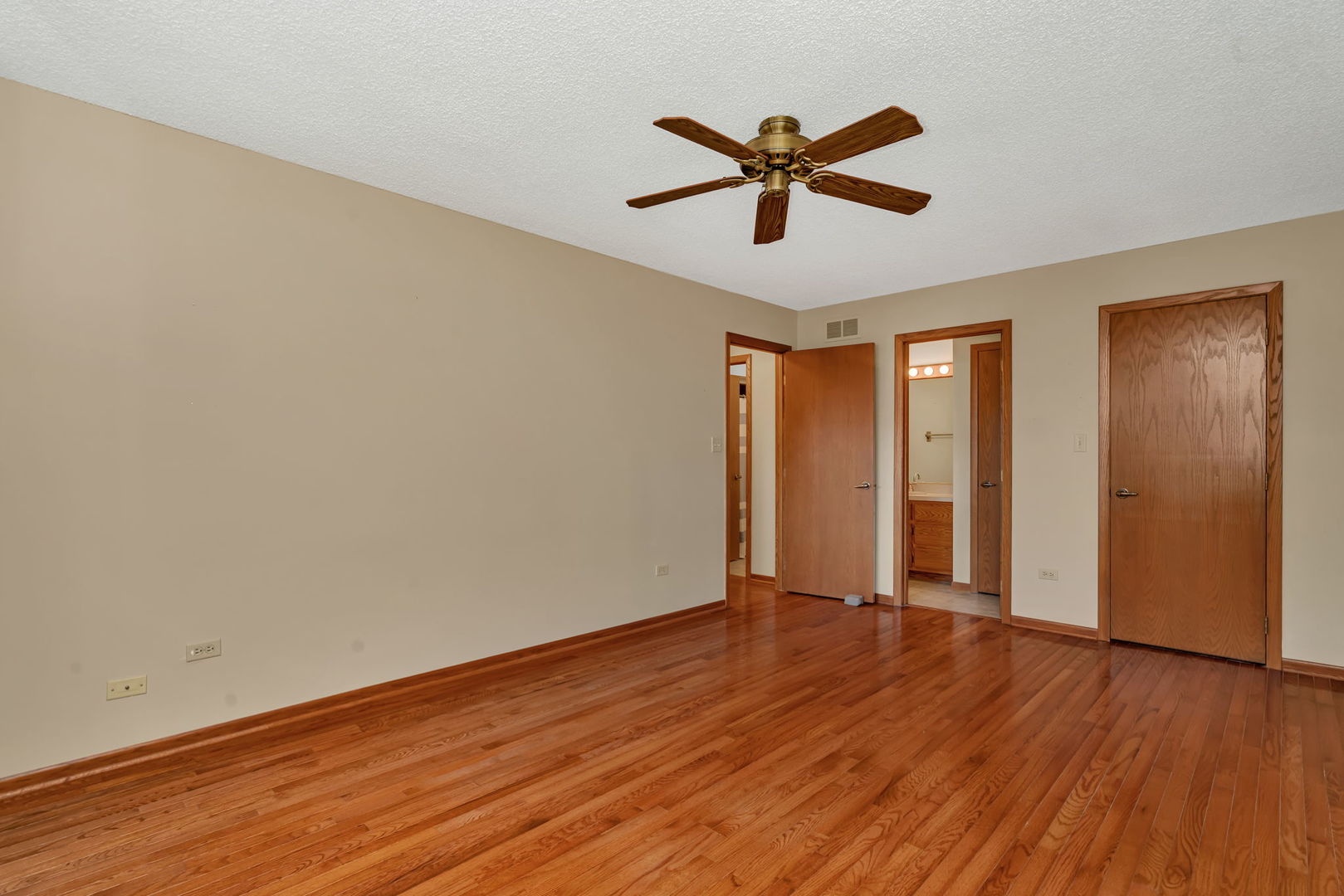 613 Johnson Avenue, Frankfort, IL 60423