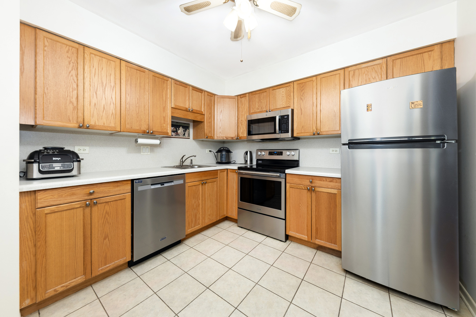 7525 Nantucket Drive #210, Darien, IL 60561