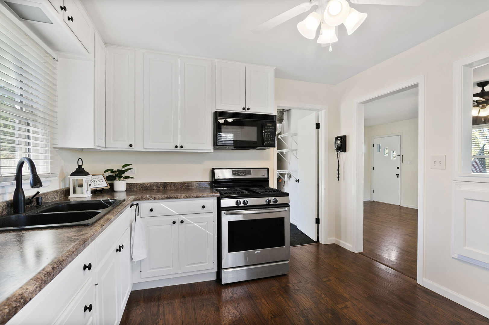 17983 W Gages Lake Road, Grayslake, IL 60030