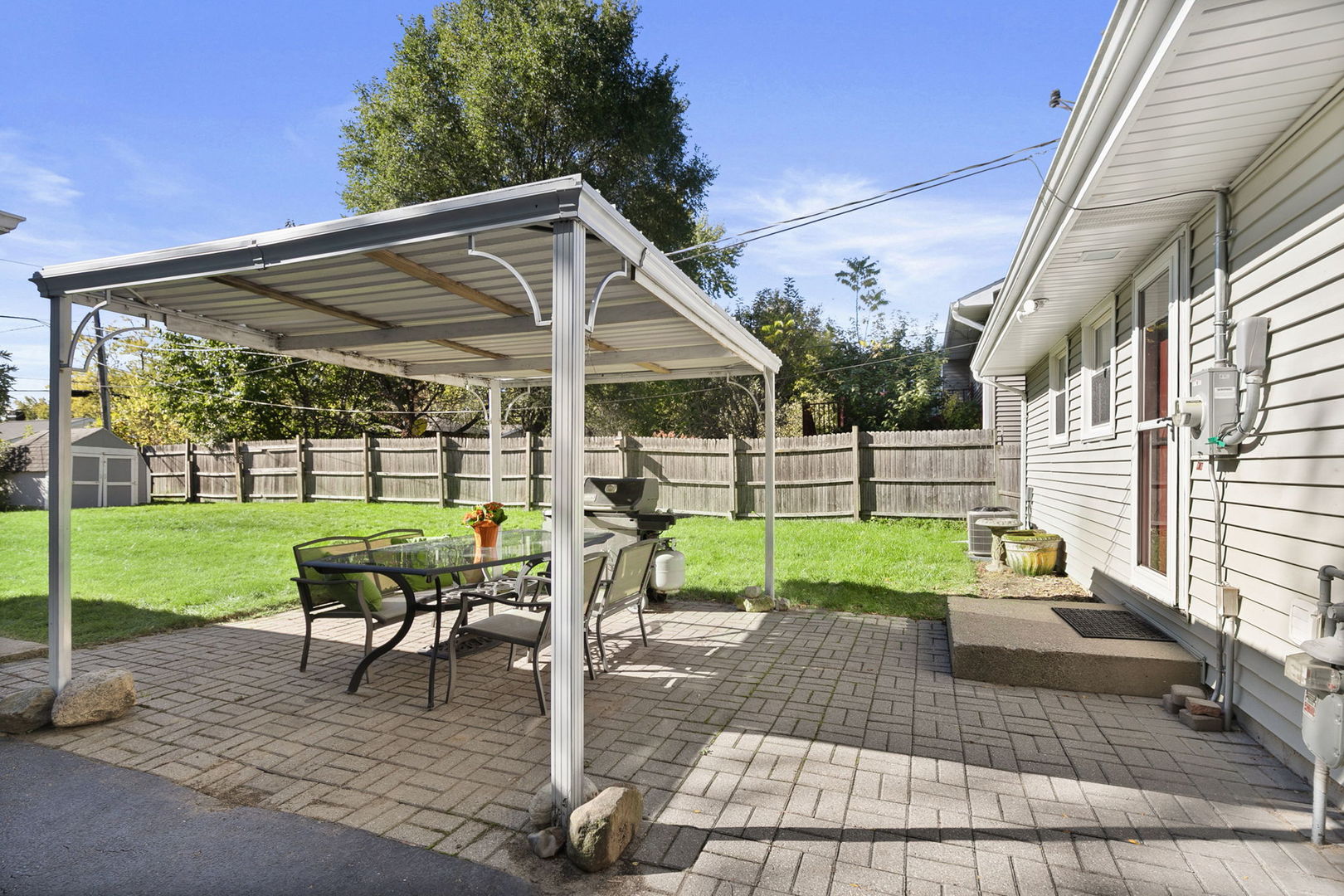 17983 W Gages Lake Road, Grayslake, IL 60030