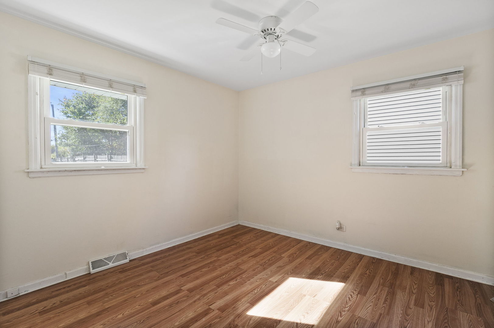 17983 W Gages Lake Road, Grayslake, IL 60030