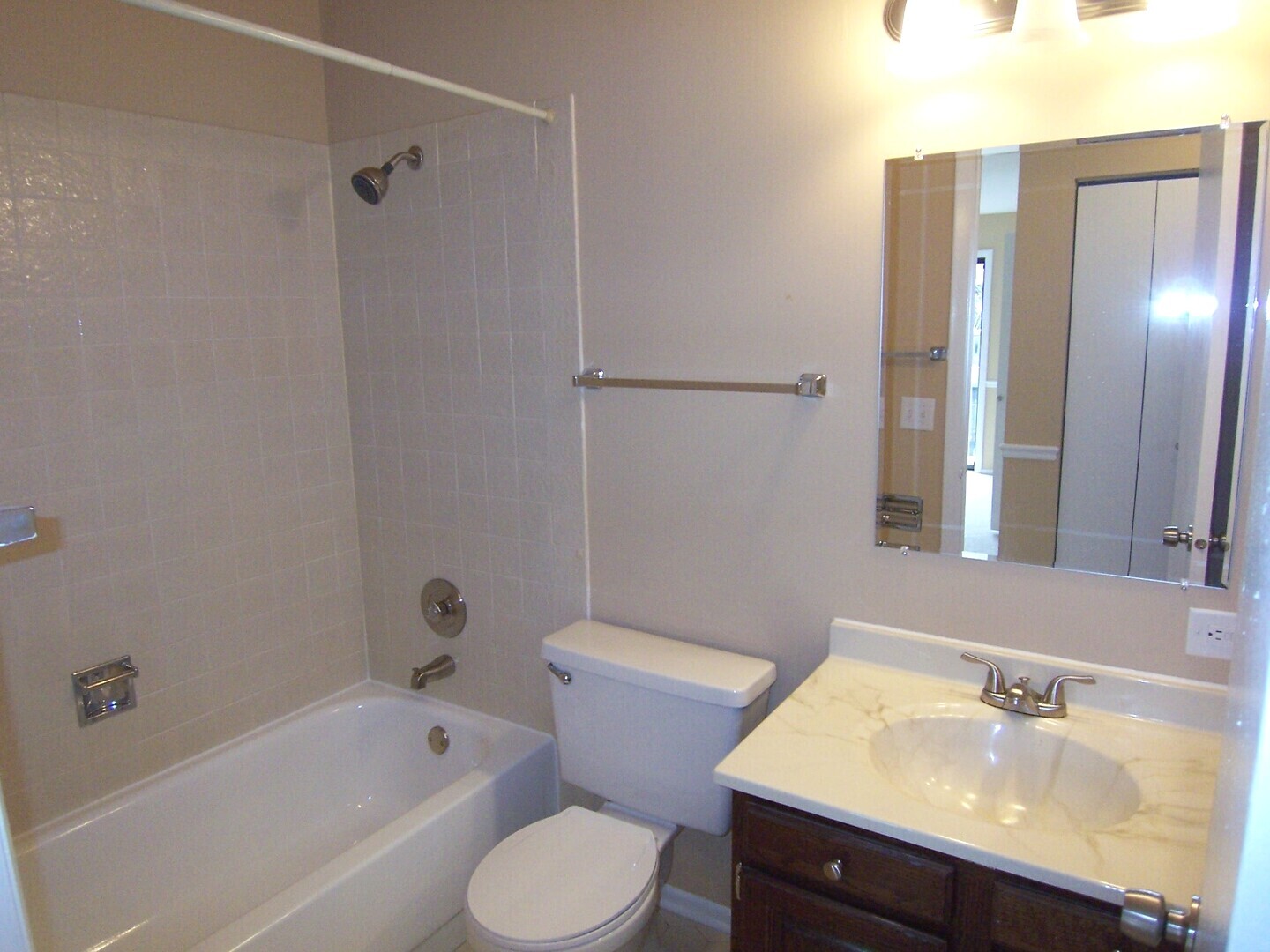 2810 NORTHAMPTON Drive #A2, Rolling Meadows, IL 60008