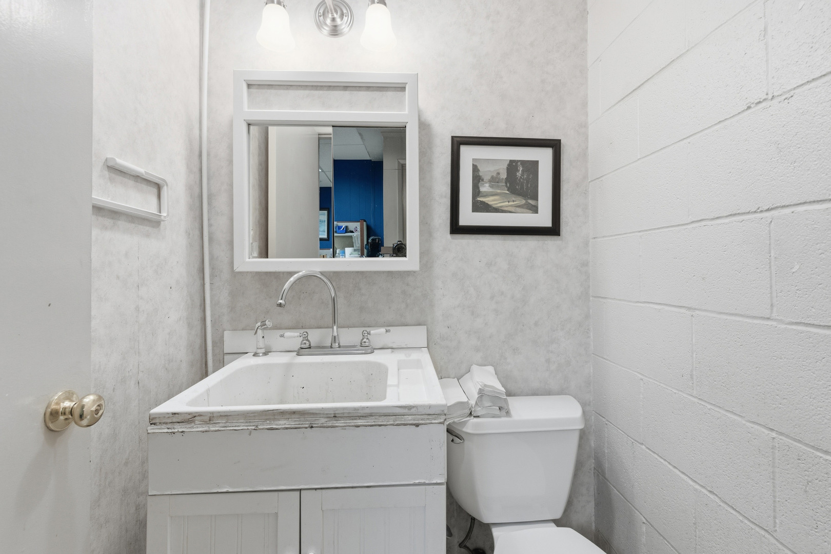 1425 Louis Avenue, Elk Grove Village, IL 60007