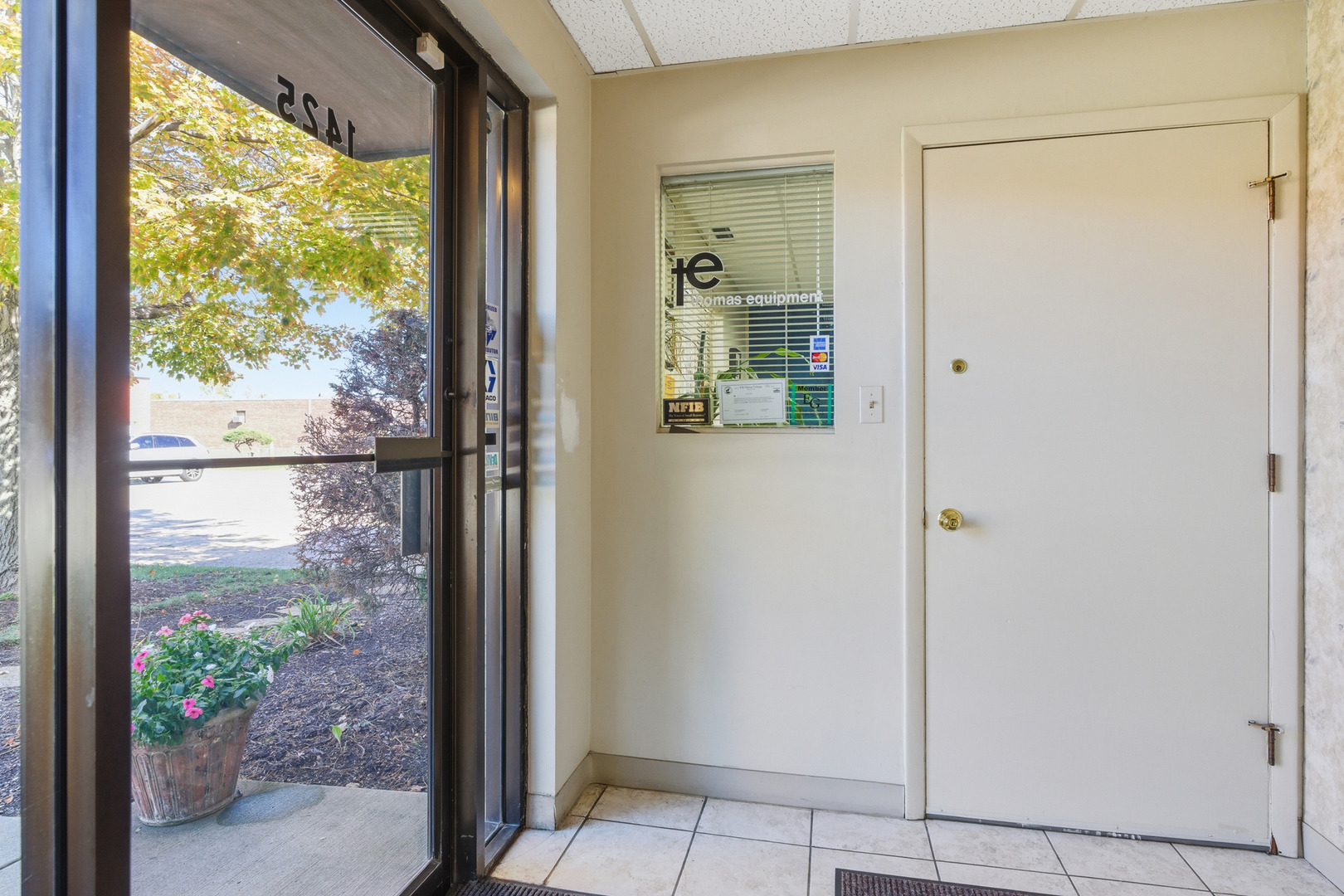 1425 Louis Avenue, Elk Grove Village, IL 60007