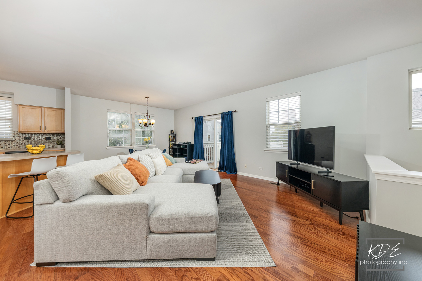 620 W Natalie Lane, Addison, IL 60101