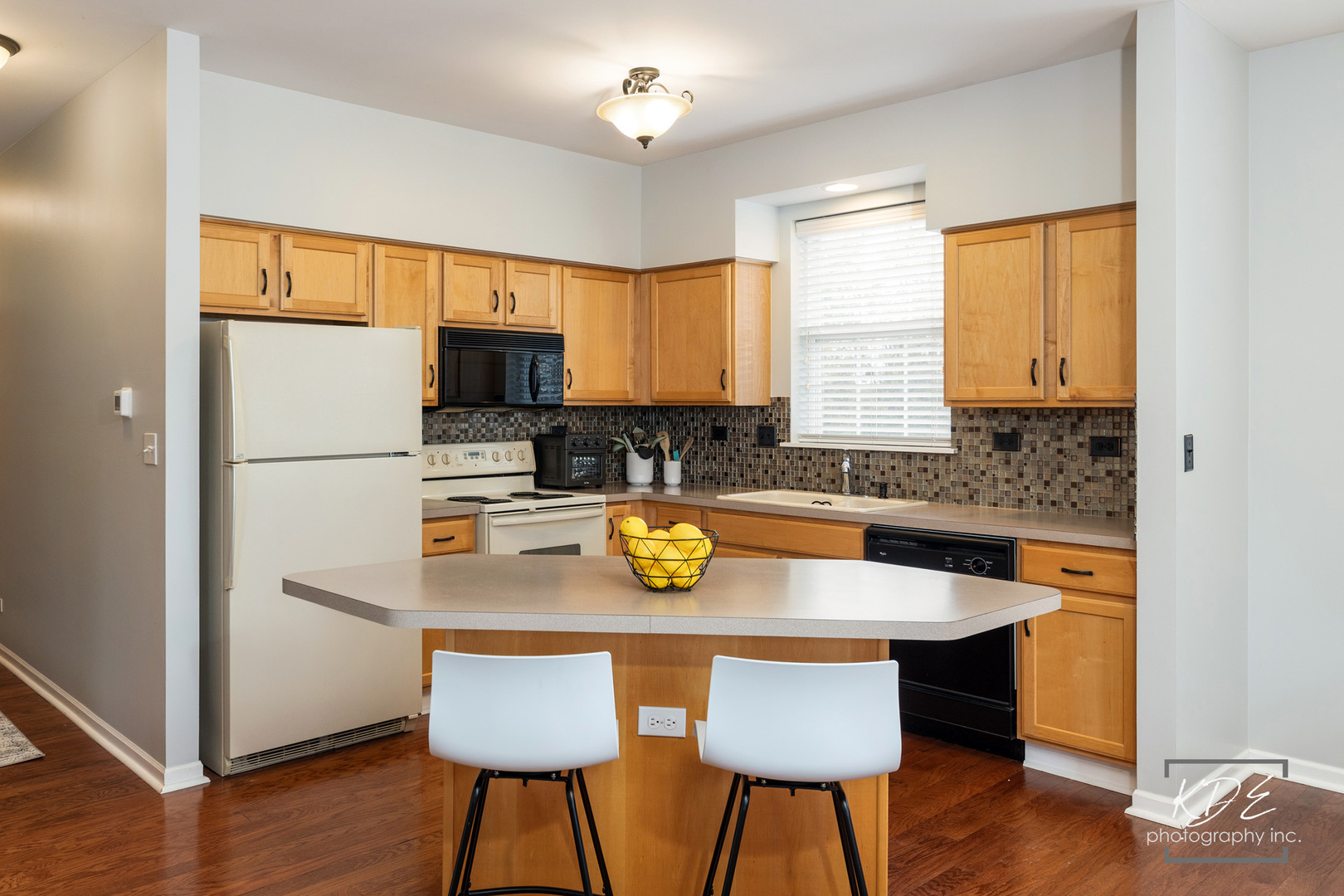 620 W Natalie Lane, Addison, IL 60101