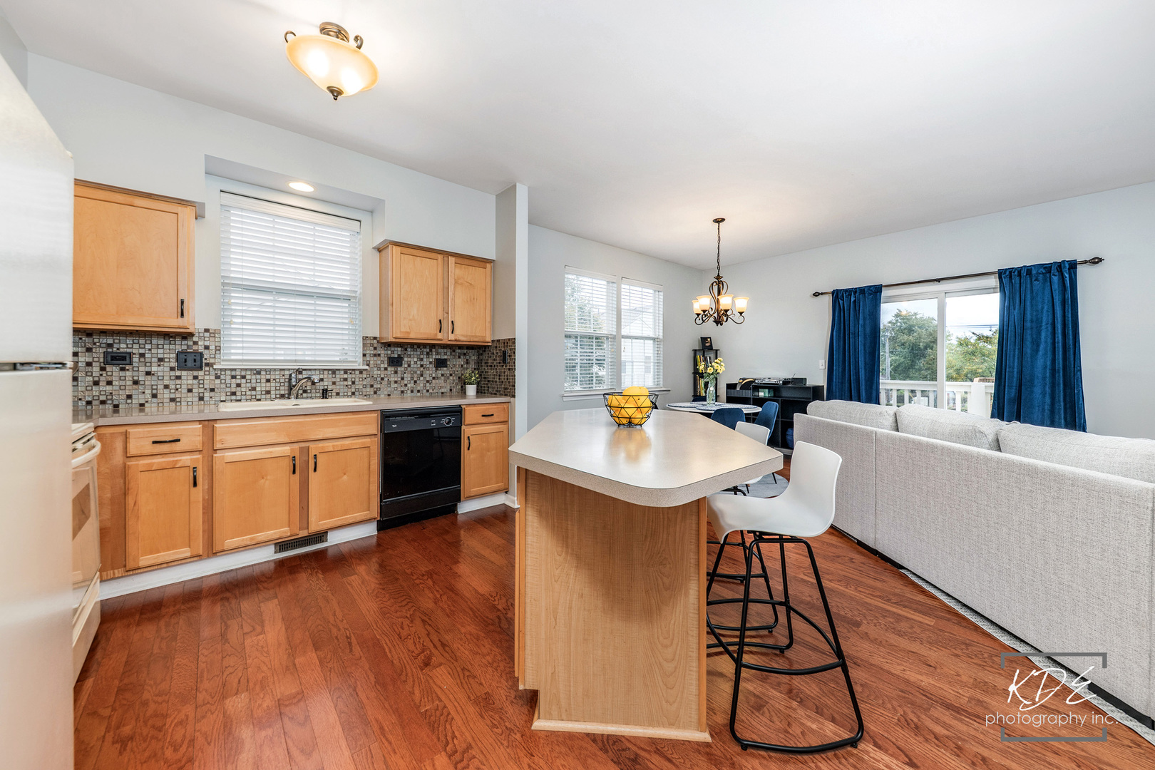 620 W Natalie Lane, Addison, IL 60101