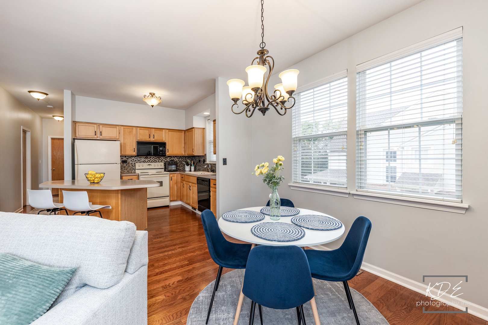 620 W Natalie Lane, Addison, IL 60101