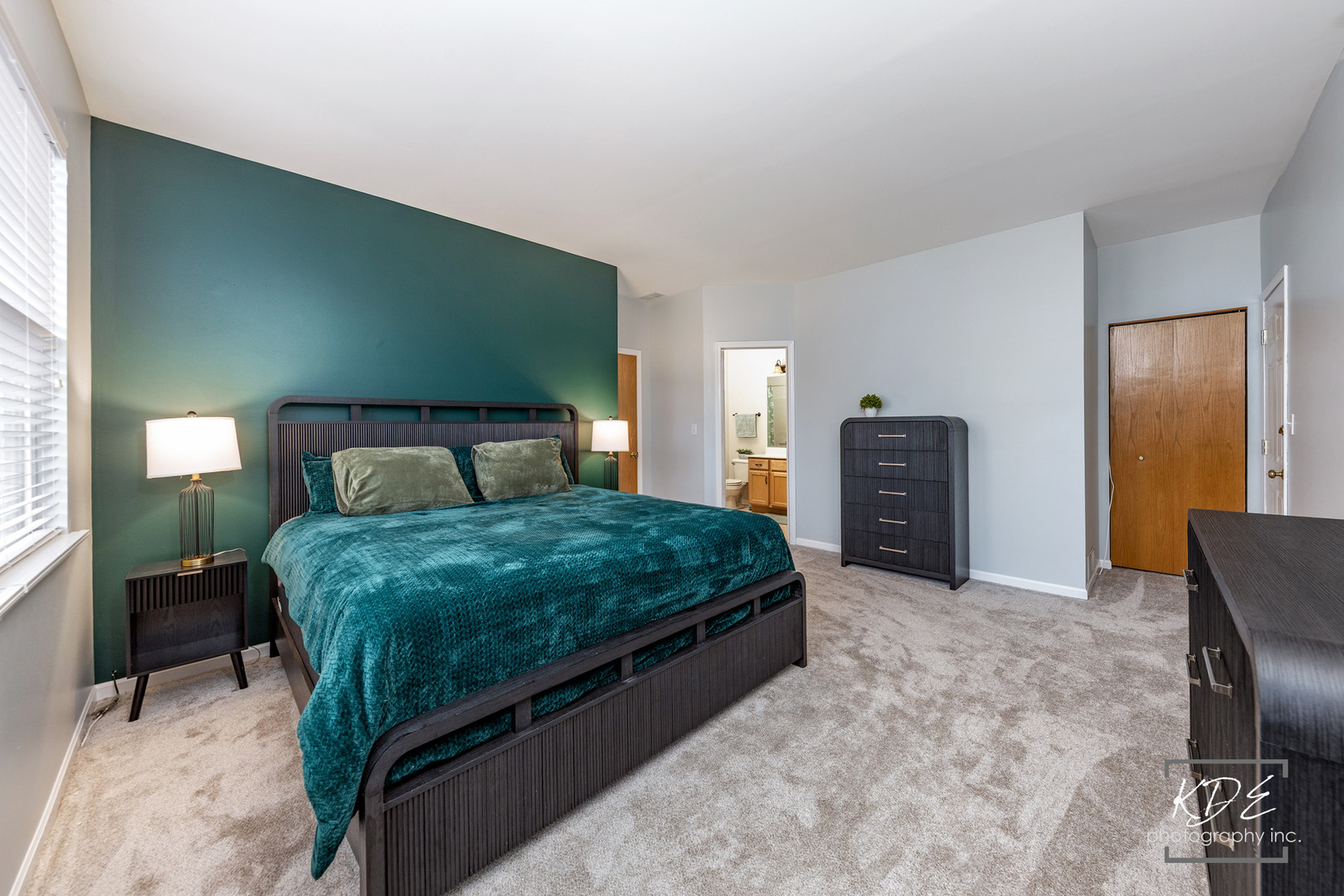 620 W Natalie Lane, Addison, IL 60101