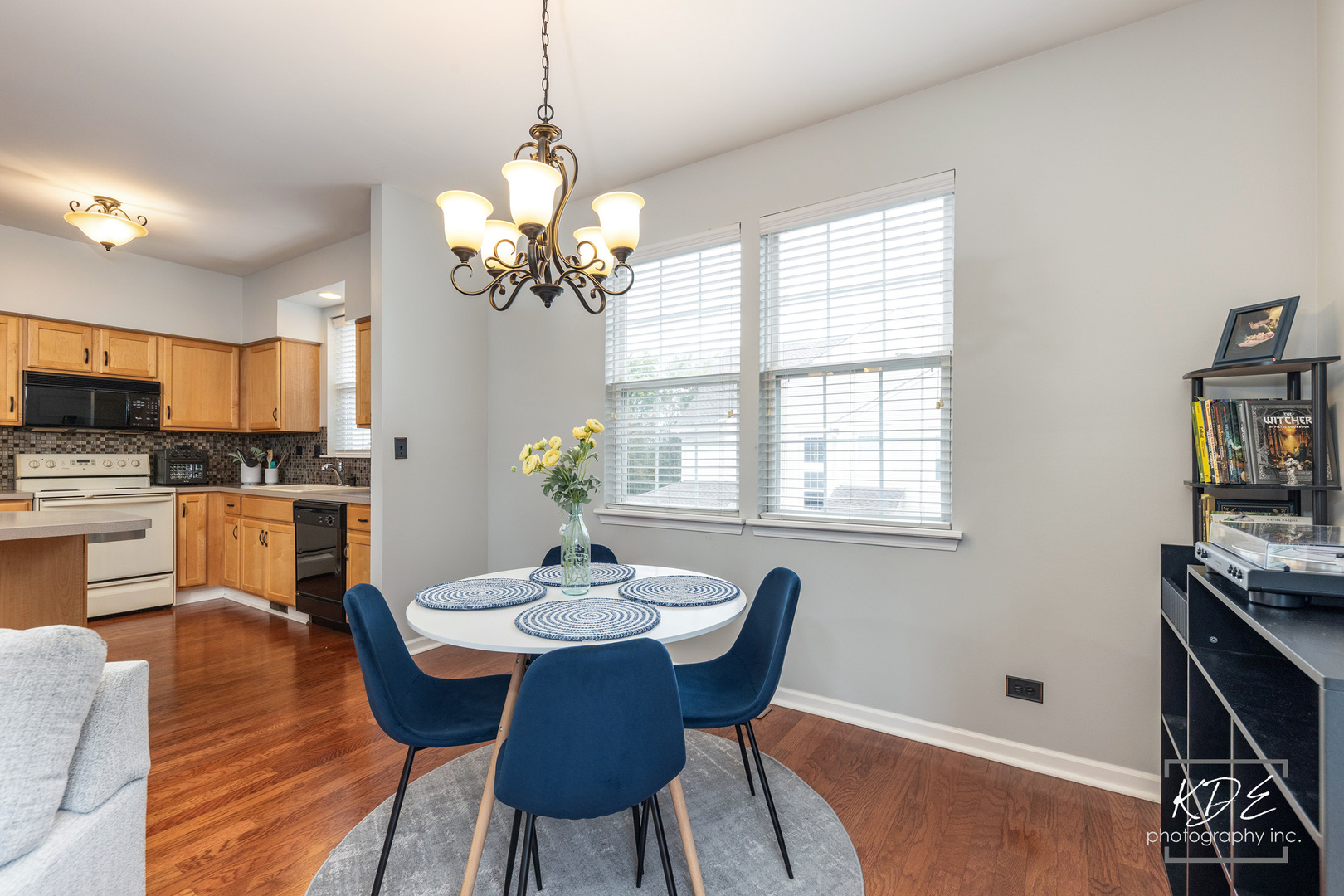 620 W Natalie Lane, Addison, IL 60101