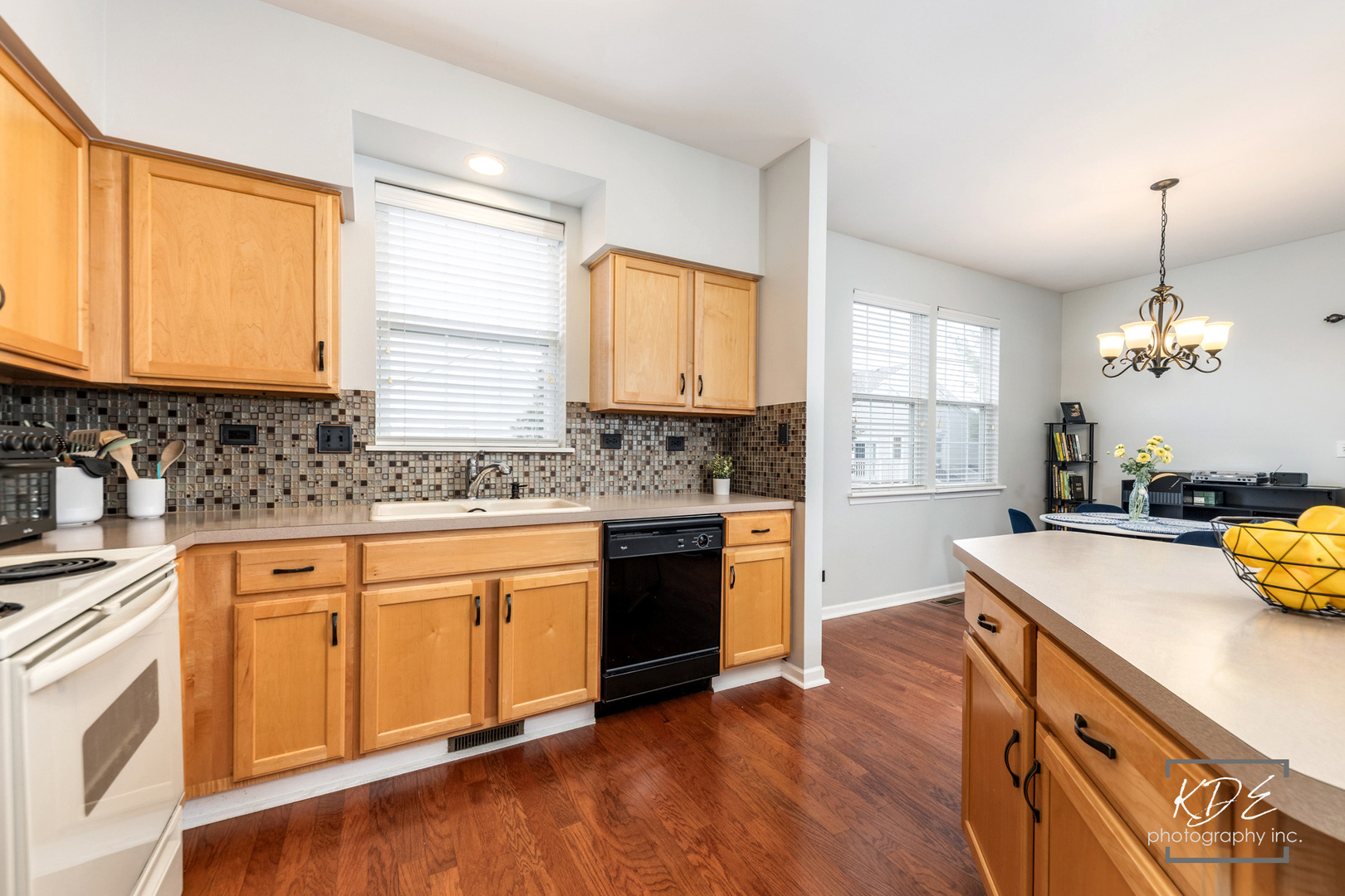 620 W Natalie Lane, Addison, IL 60101