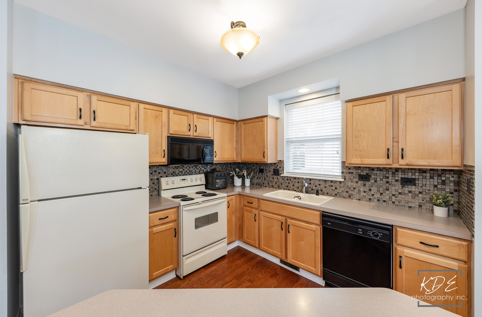 620 W Natalie Lane, Addison, IL 60101