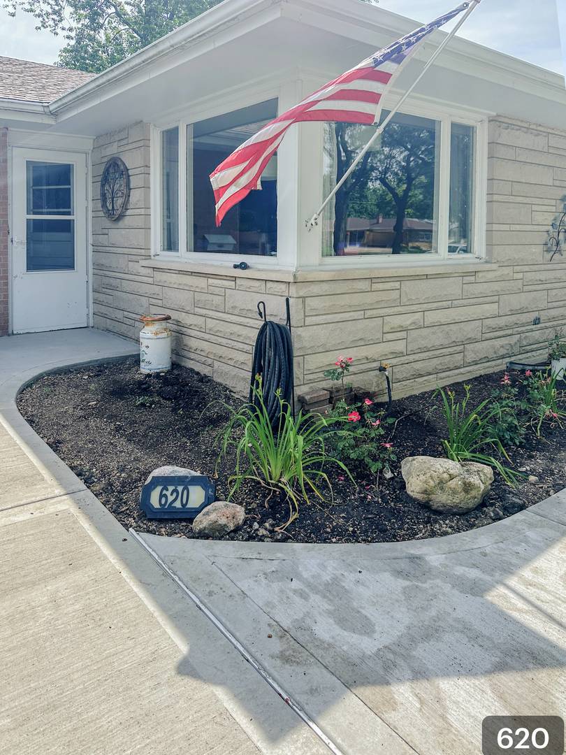 620 Tana Lane, Joliet, IL 60435