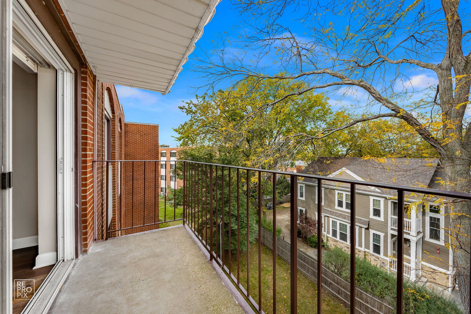 2066 Saint Johns Avenue #404, Highland Park, IL 60035