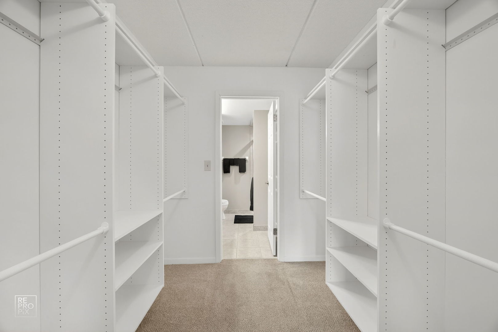 2066 Saint Johns Avenue #404, Highland Park, IL 60035