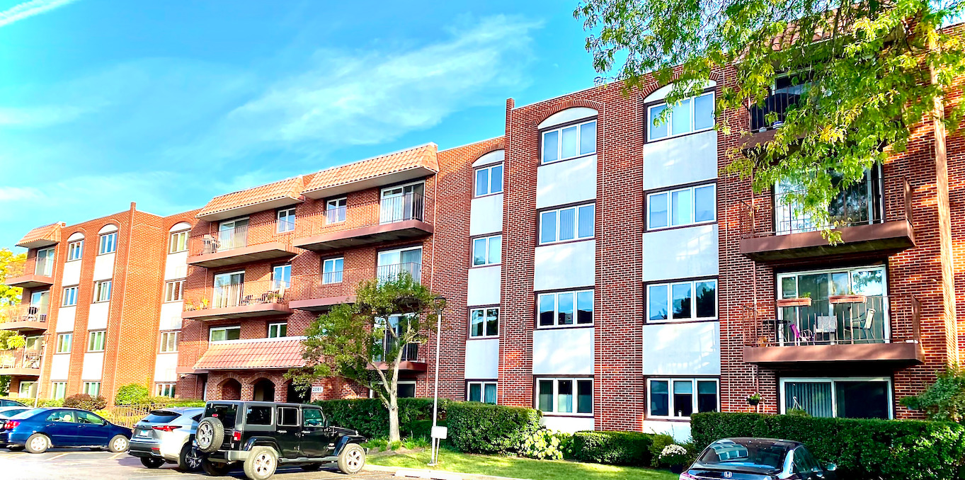 2066 Saint Johns Avenue #404, Highland Park, IL 60035