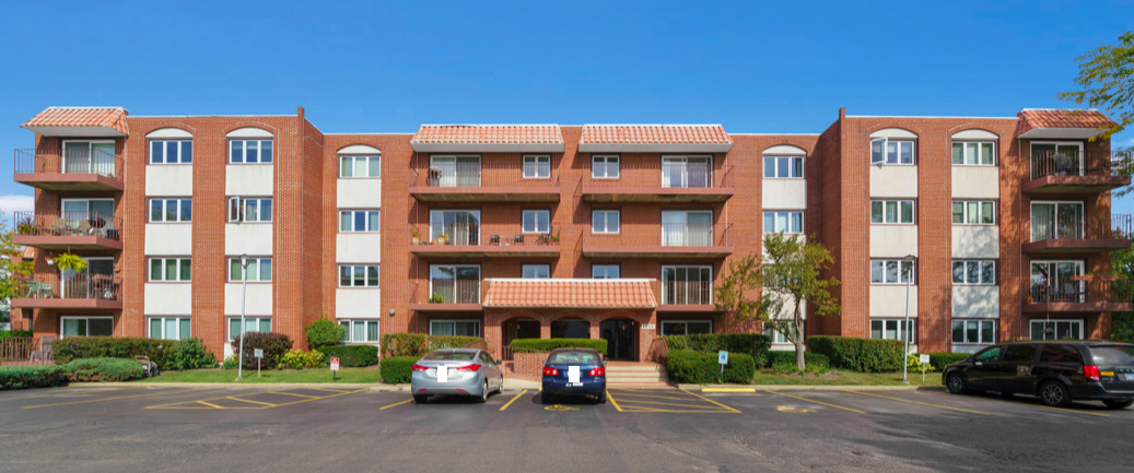 2066 Saint Johns Avenue #404, Highland Park, IL 60035