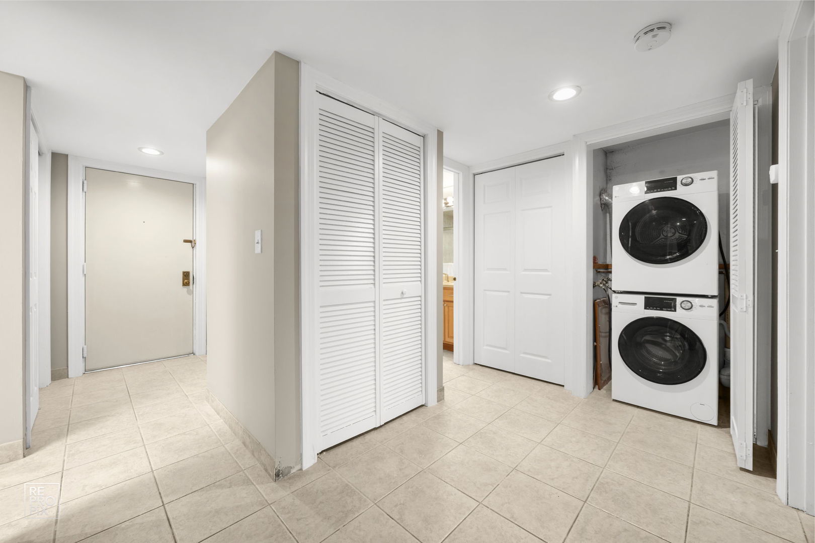 2066 Saint Johns Avenue #404, Highland Park, IL 60035