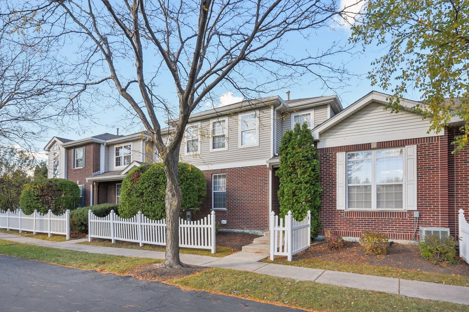 18627 W Point Drive, Tinley Park, IL 60477
