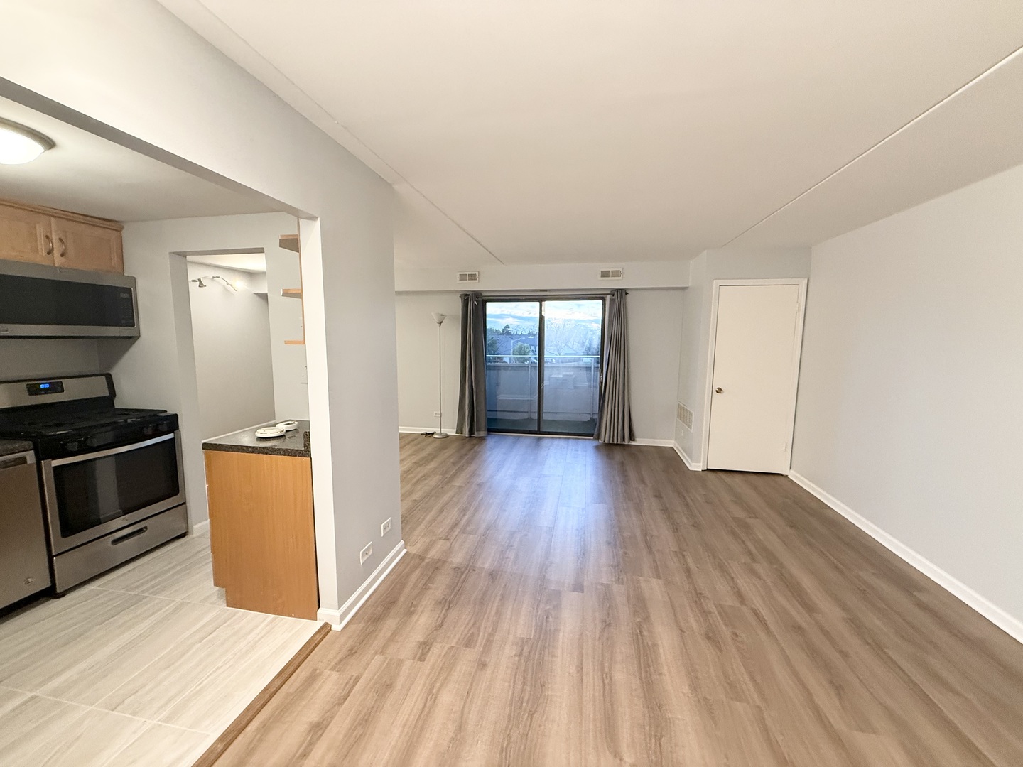 1460 Fairlane Drive #310, Schaumburg, IL 60193