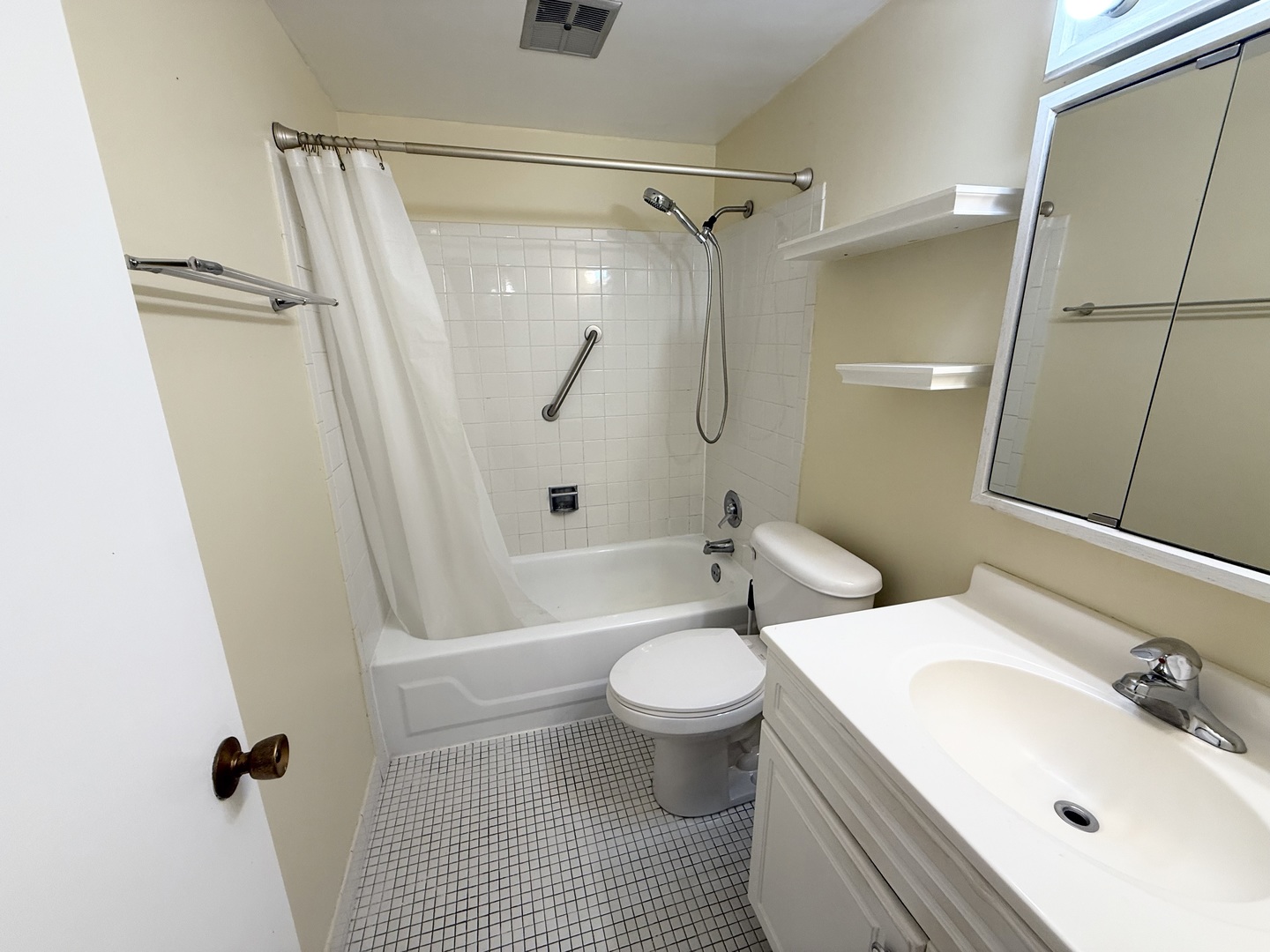 1460 Fairlane Drive #310, Schaumburg, IL 60193