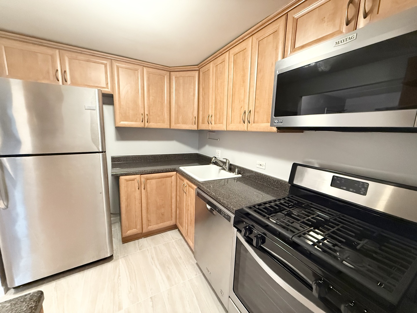 1460 Fairlane Drive #310, Schaumburg, IL 60193