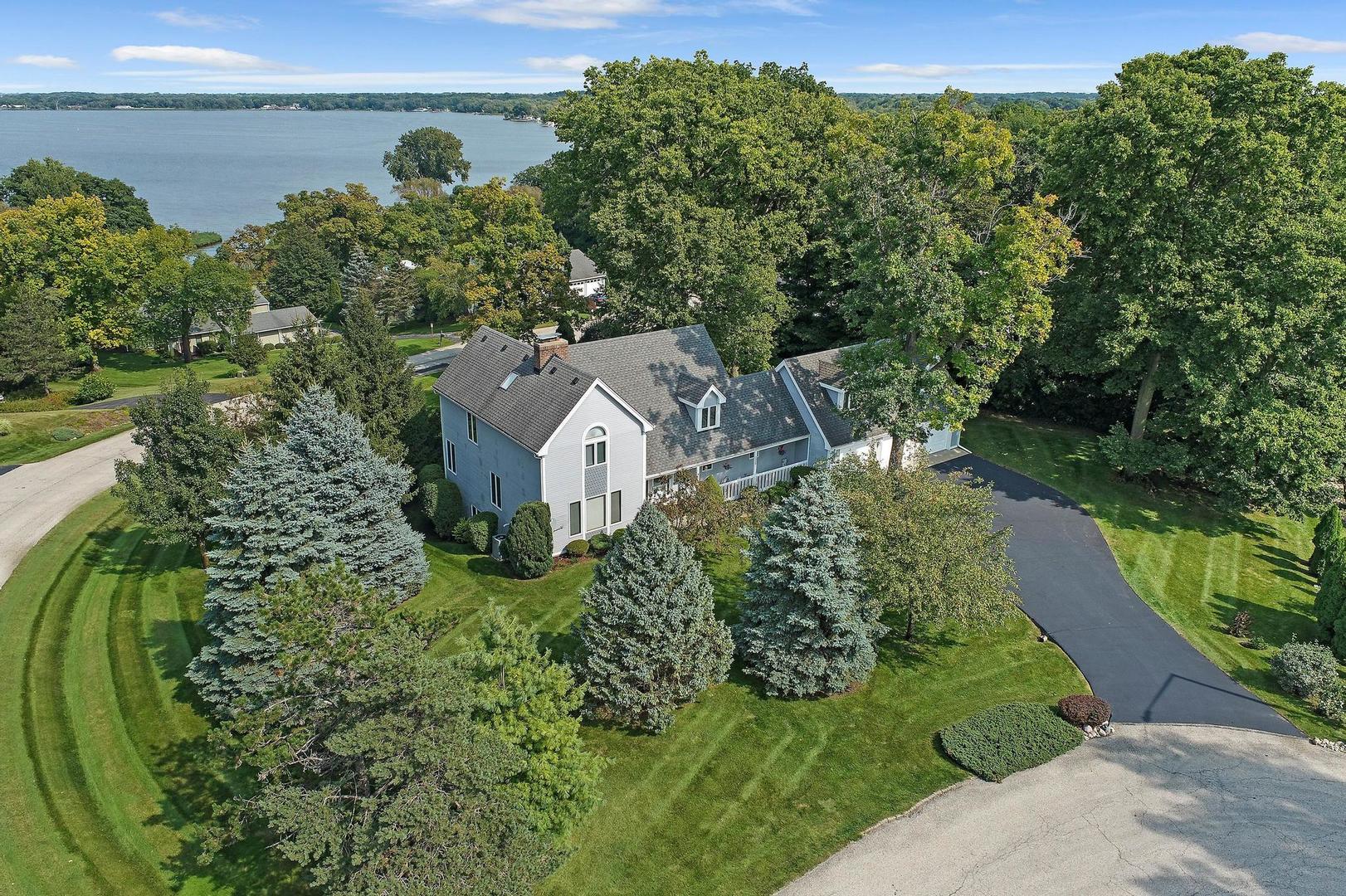 7215 Viscaya Drive, Spring Grove, IL 60081