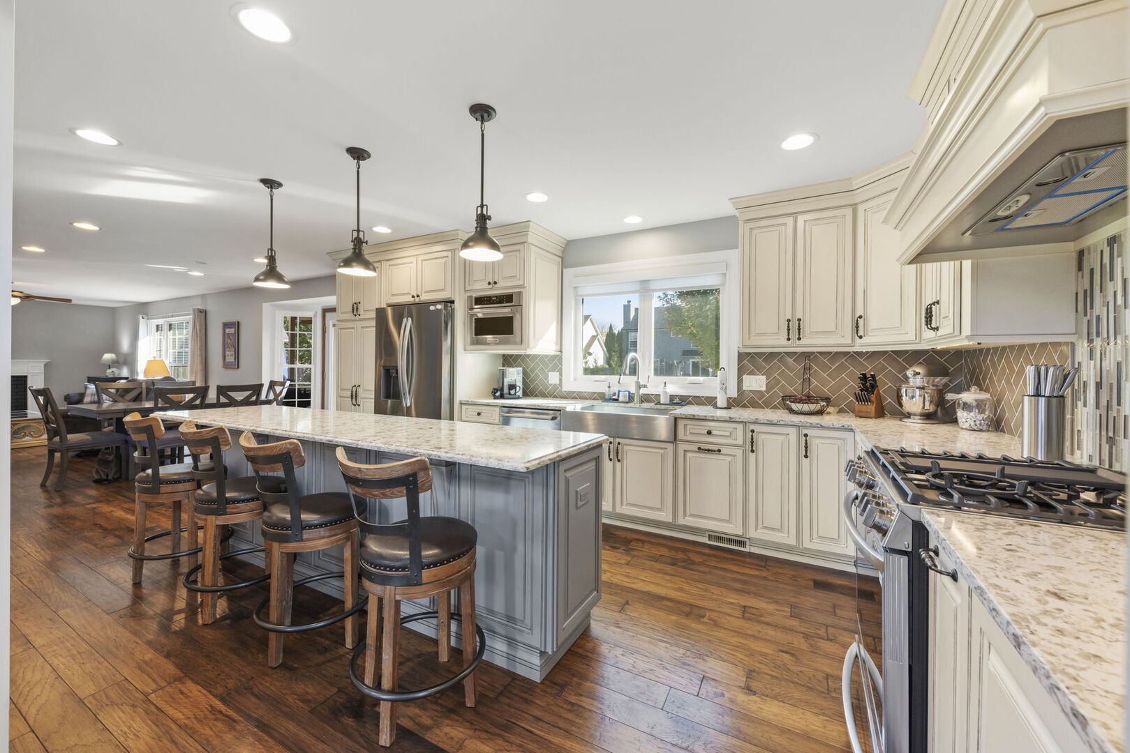 760 CHURCHILL Lane, Oswego, IL 60543