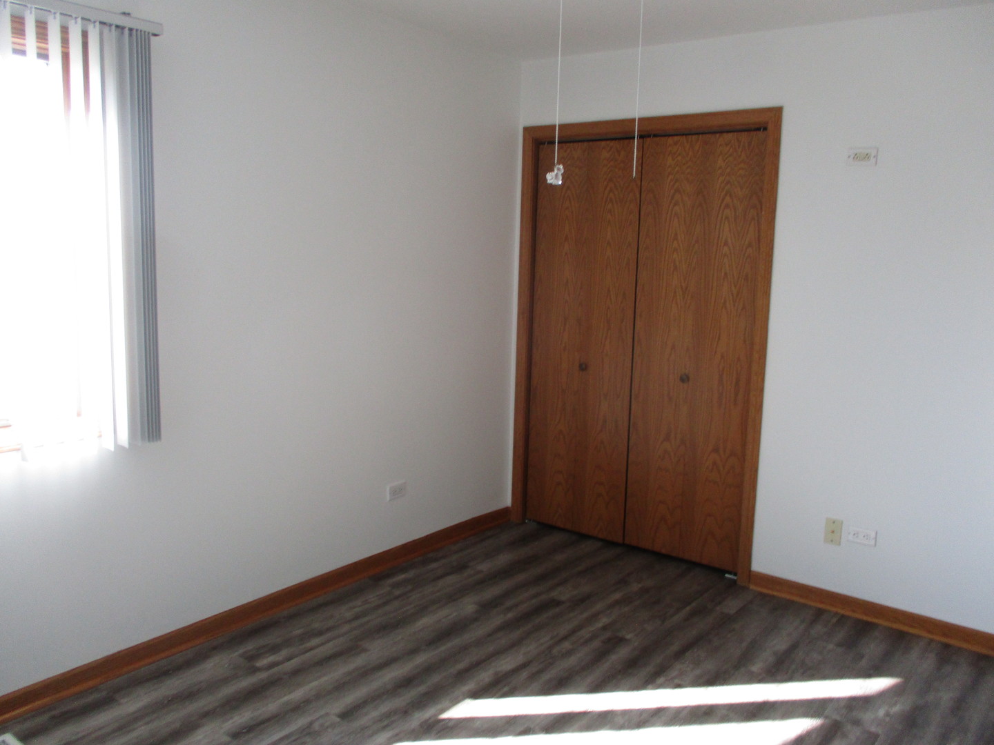 8030 Valley View Drive, Tinley Park, IL 60477