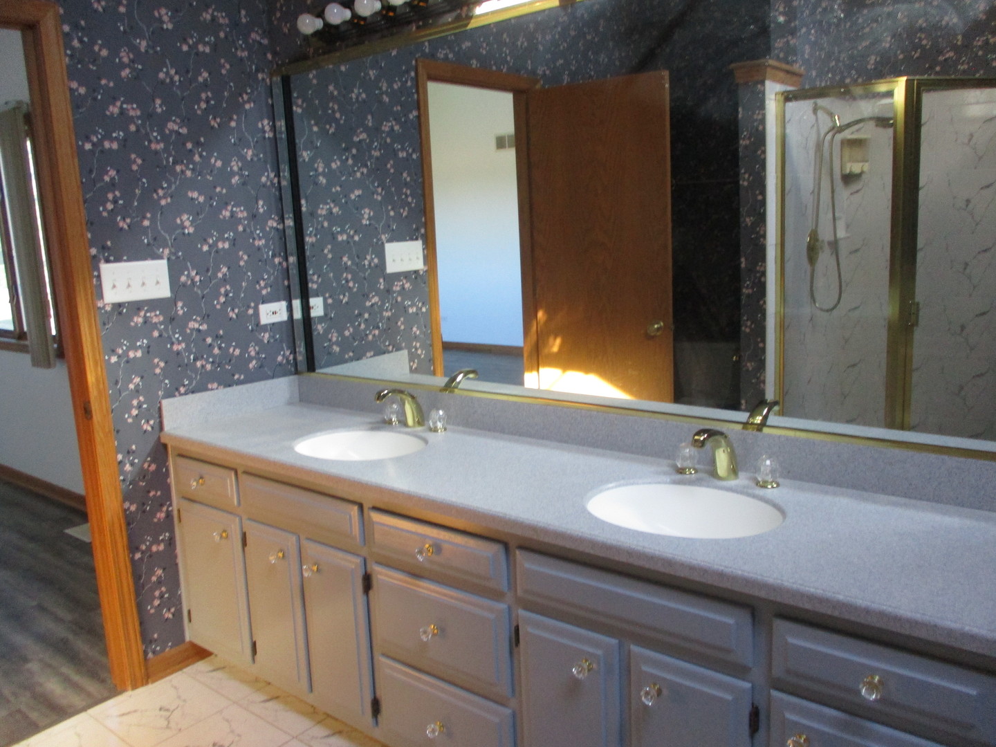 8030 Valley View Drive, Tinley Park, IL 60477