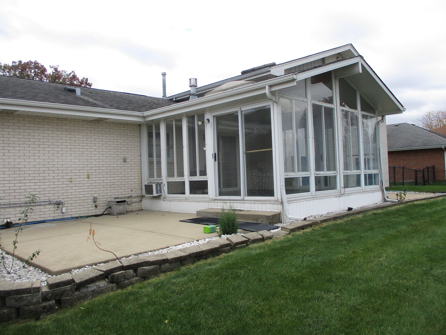 8030 Valley View Drive, Tinley Park, IL 60477