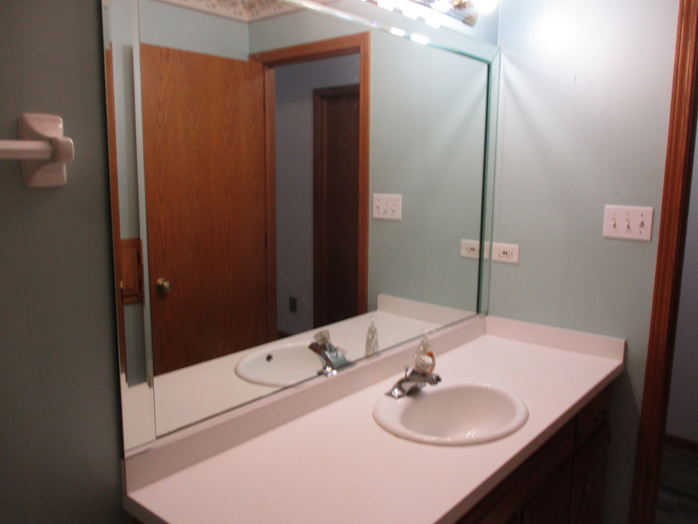 8030 Valley View Drive, Tinley Park, IL 60477