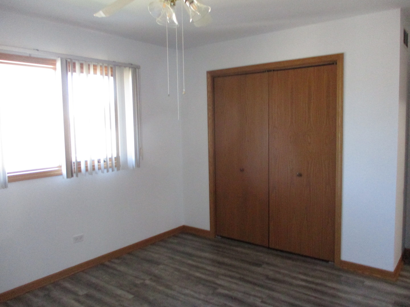 8030 Valley View Drive, Tinley Park, IL 60477