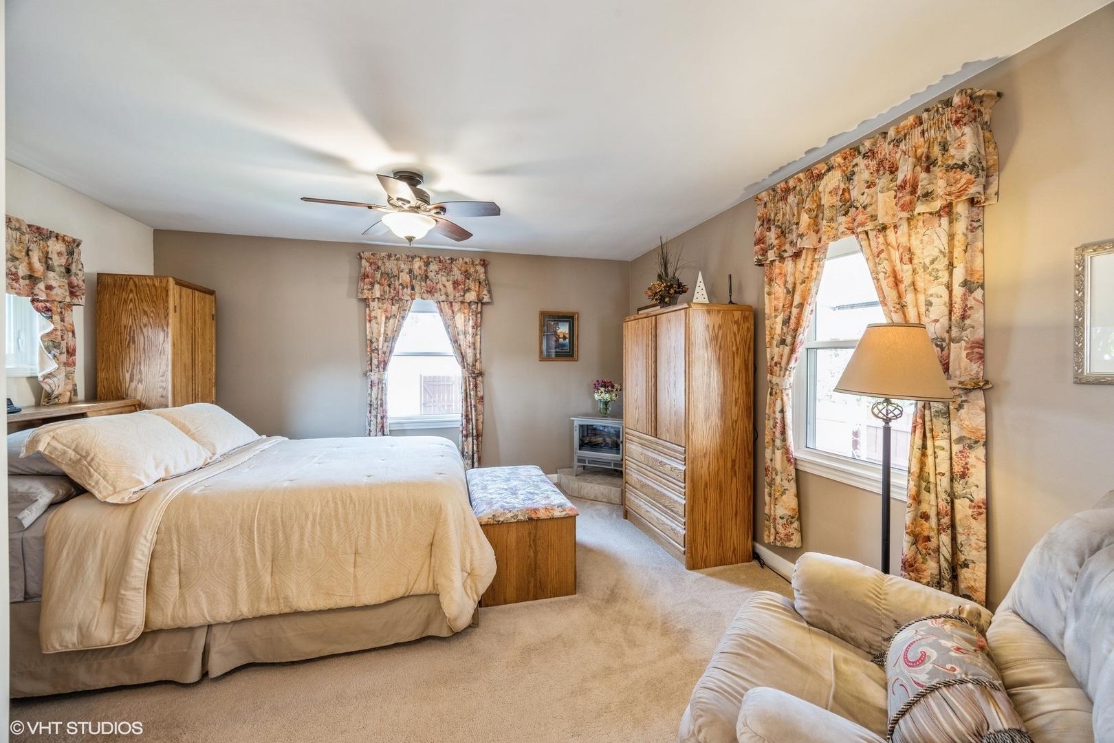 9334 Lincoln Avenue, Brookfield, IL 60513