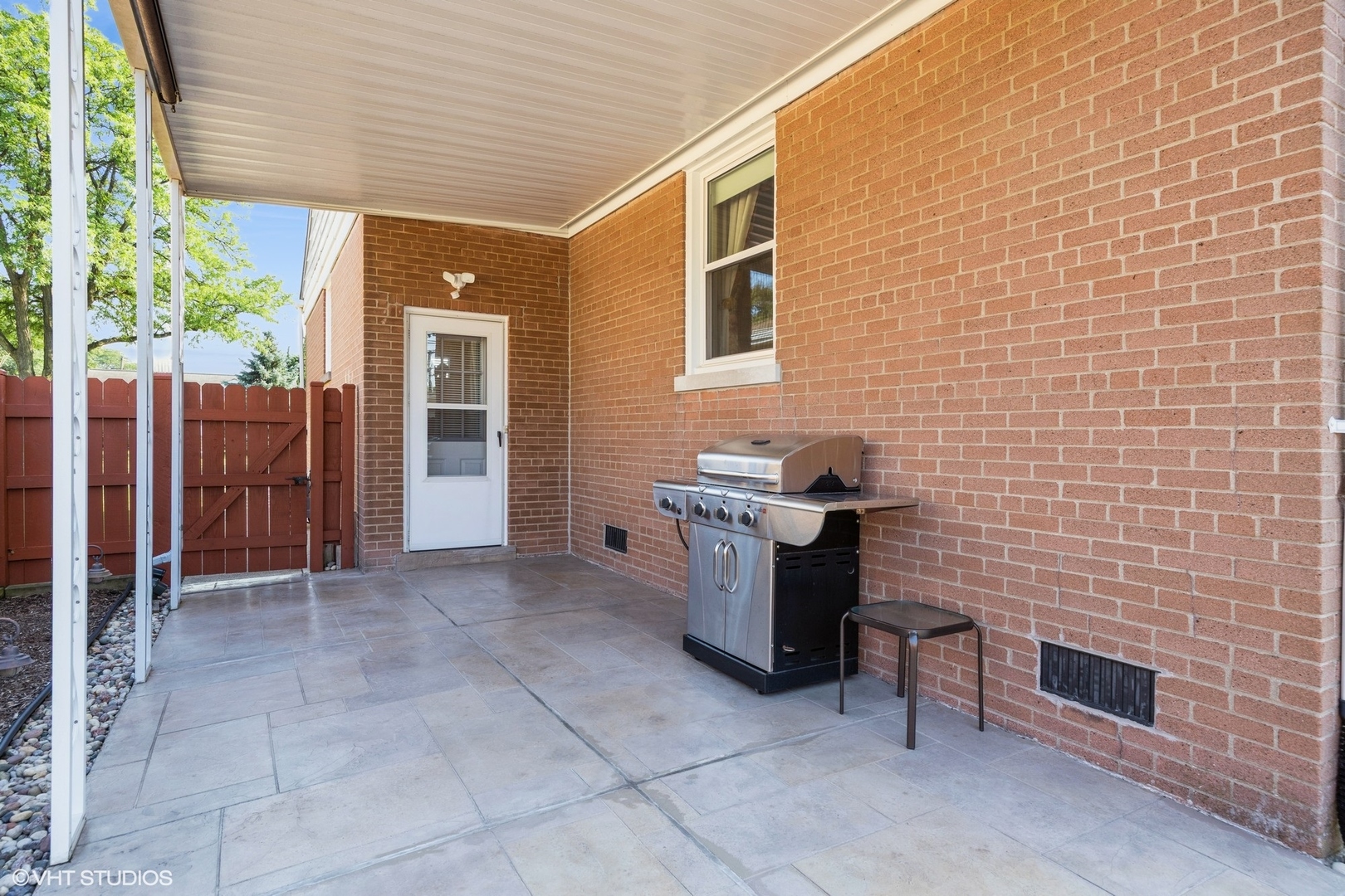 9334 Lincoln Avenue, Brookfield, IL 60513