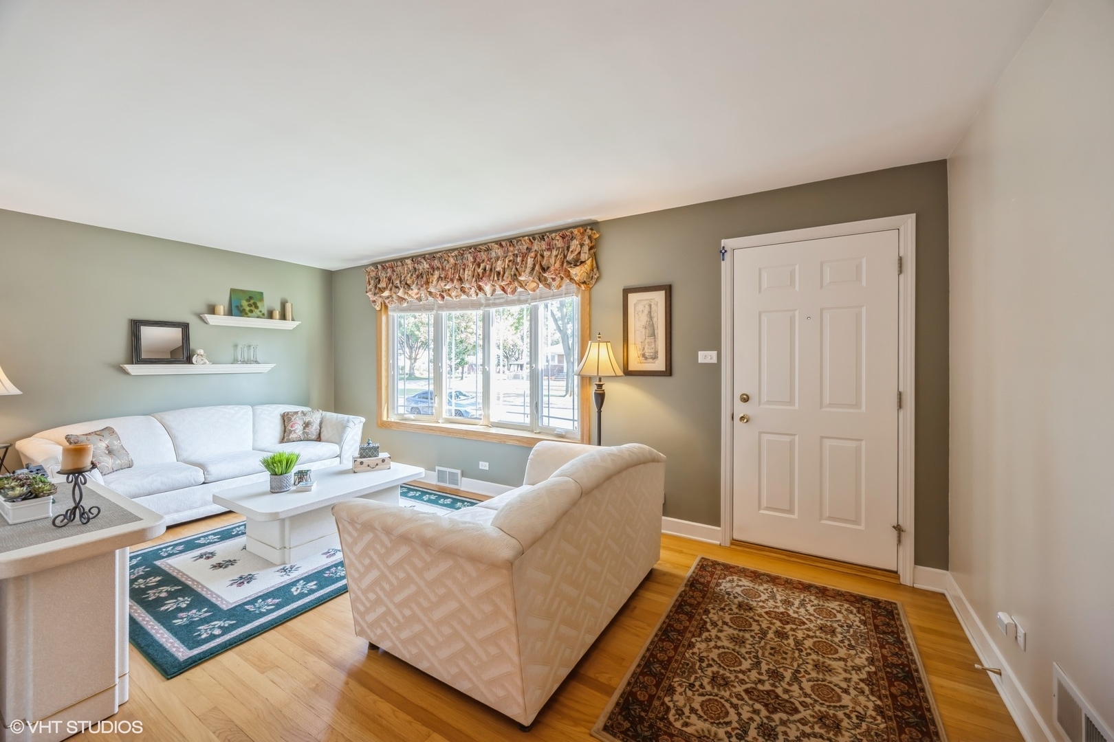 9334 Lincoln Avenue, Brookfield, IL 60513