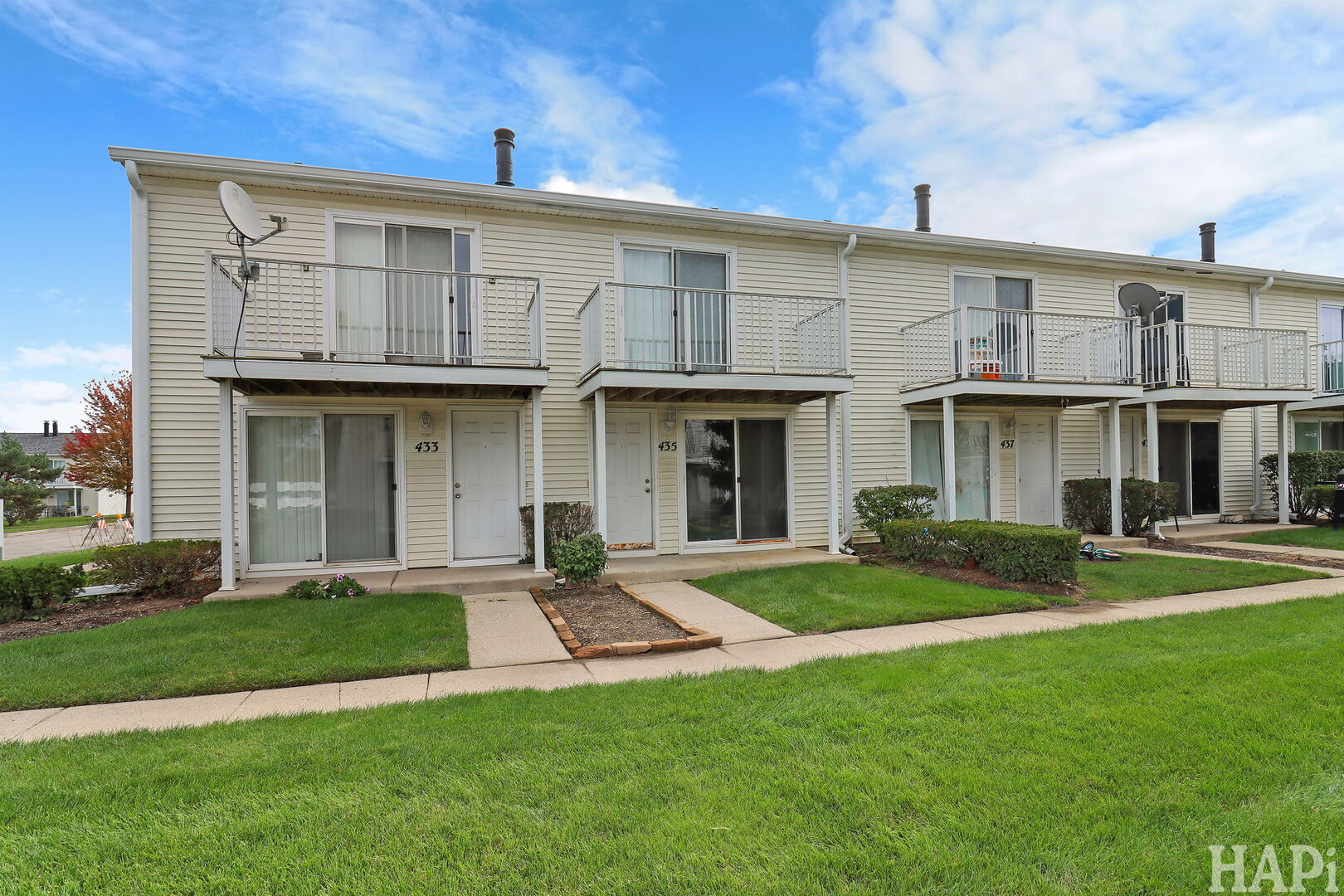 435 Meadow Green Lane, Round Lake Beach, IL 60073