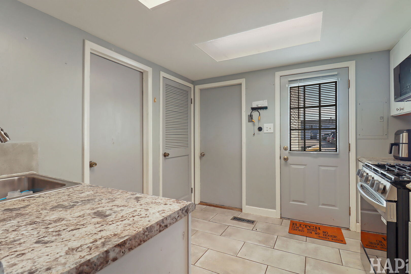 435 Meadow Green Lane, Round Lake Beach, IL 60073