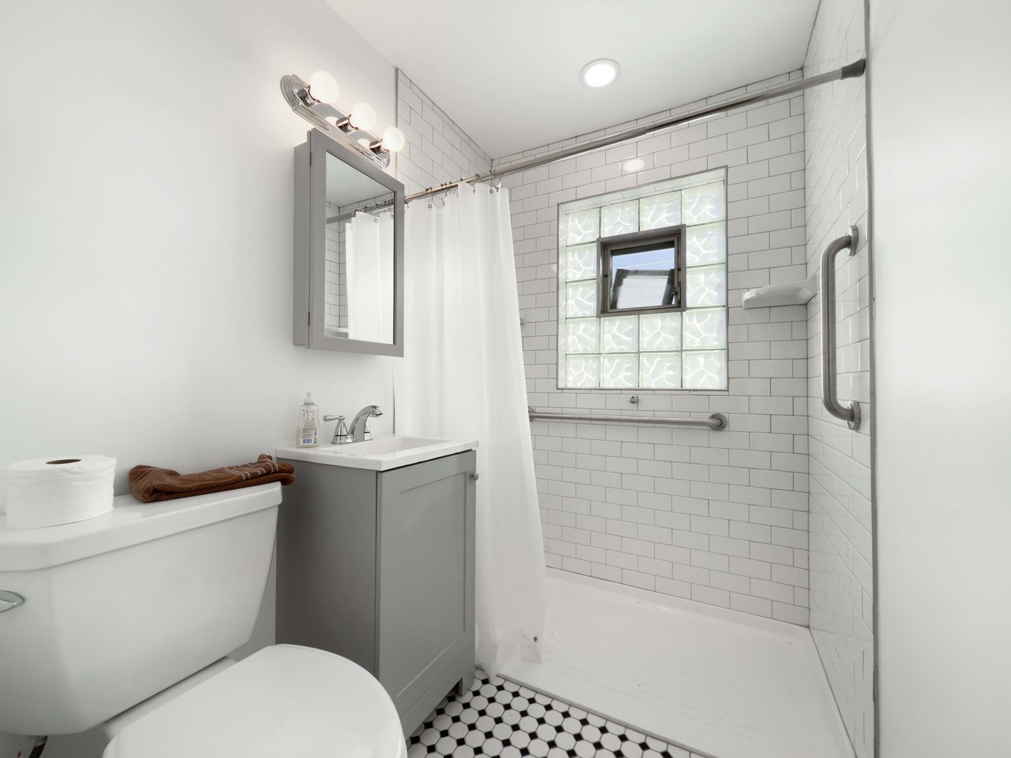 9535 Nerbonne Avenue, Franklin Park, IL 60131