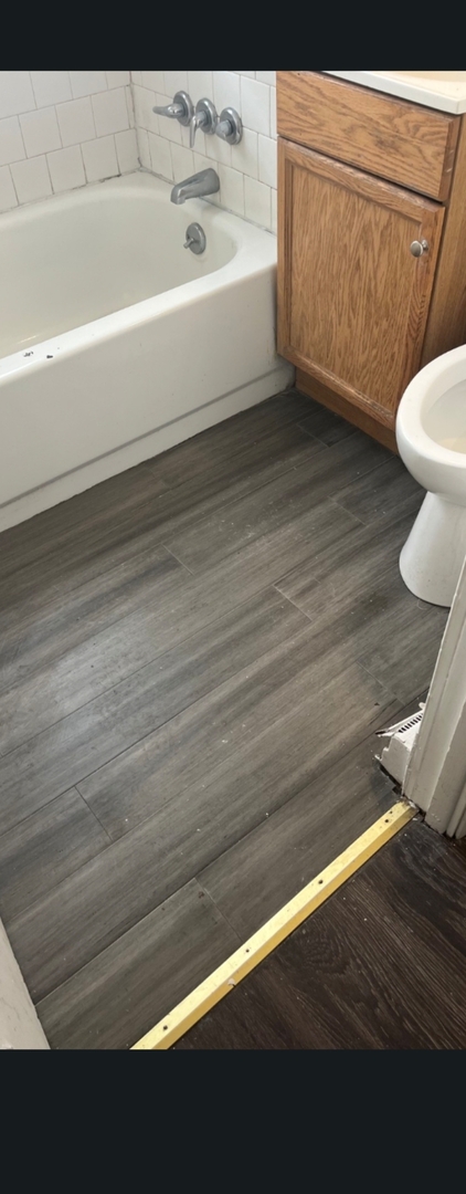 8022 S Manistee Avenue, Chicago, IL 60617